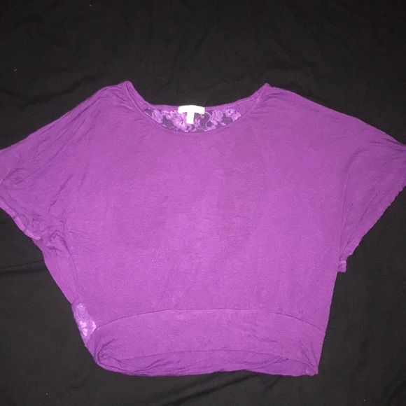 Back Cutout Flowy Shirt - Picture 2 of 2